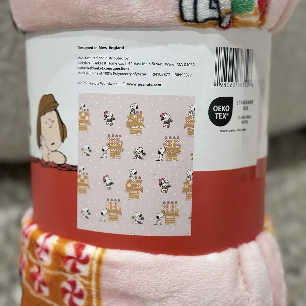 Peanuts Snoopy Gingerbread Christmas Berkshire Throw Blanket 60